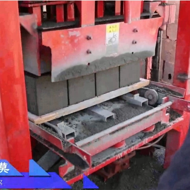 QTJ4-26 Hf Industry Semi Automatic Cement Concrete Hollow Block Making Machine